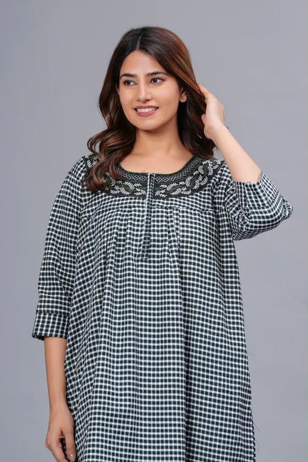 Black_Cotswool_A-Line_Checked_Nightdress_For_Women