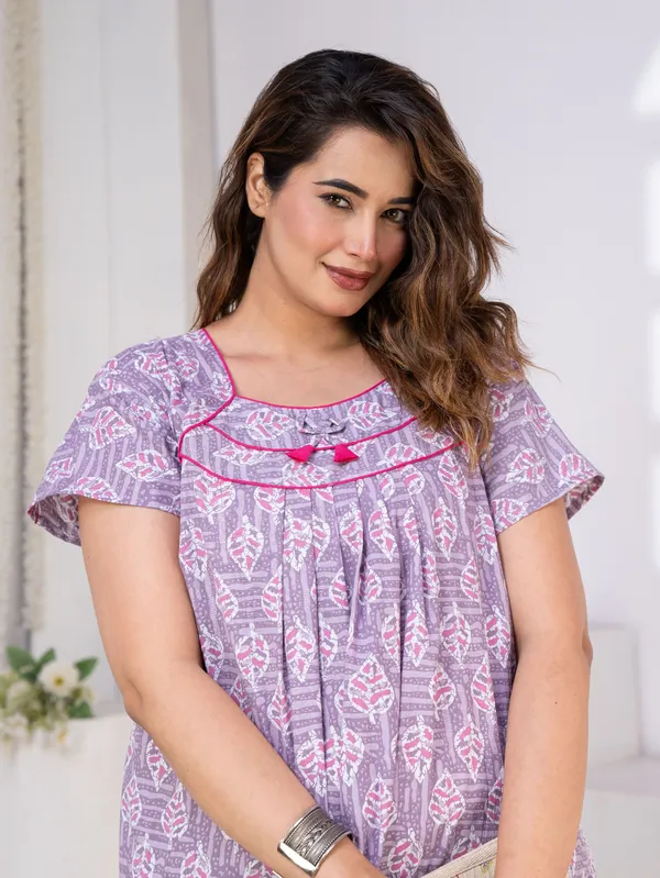 Lavender_Cotton_Relaxed_Fit_Leaf_Print_Nightdress_For_Women