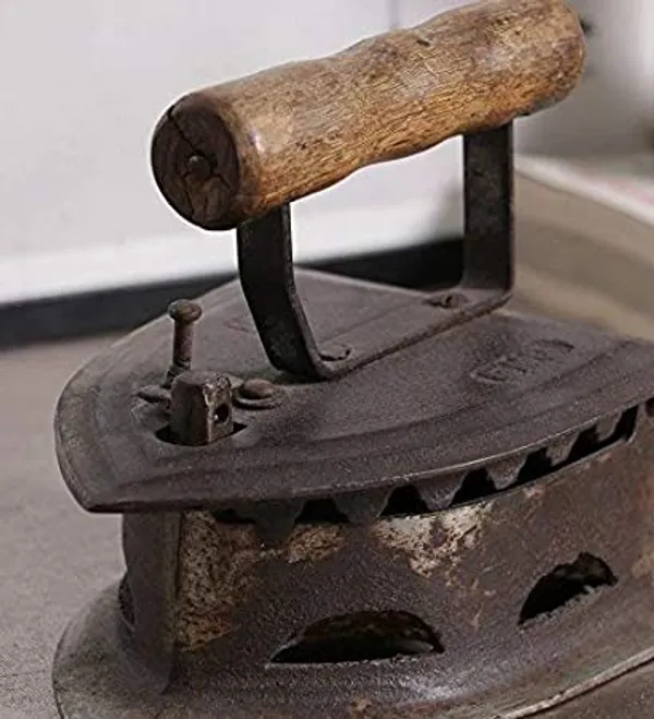 Cast_Iron_Vintage_Charcoal_Iron