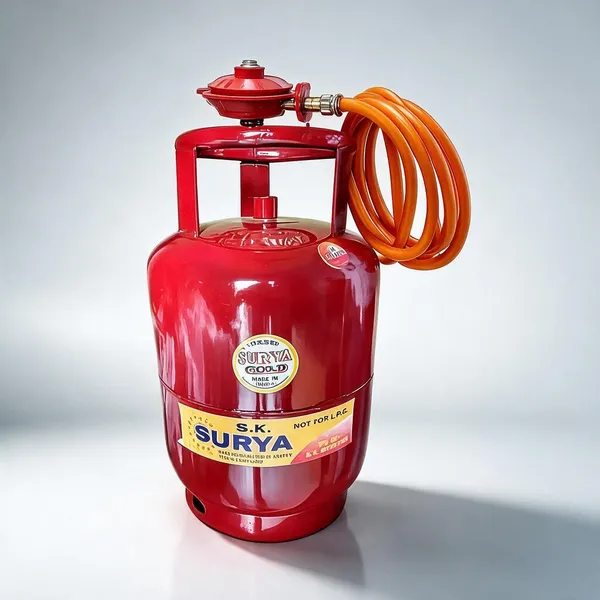 Metal_Red_Lpg_Gas_Cylinder_With_Regulator_And_Hose_Set