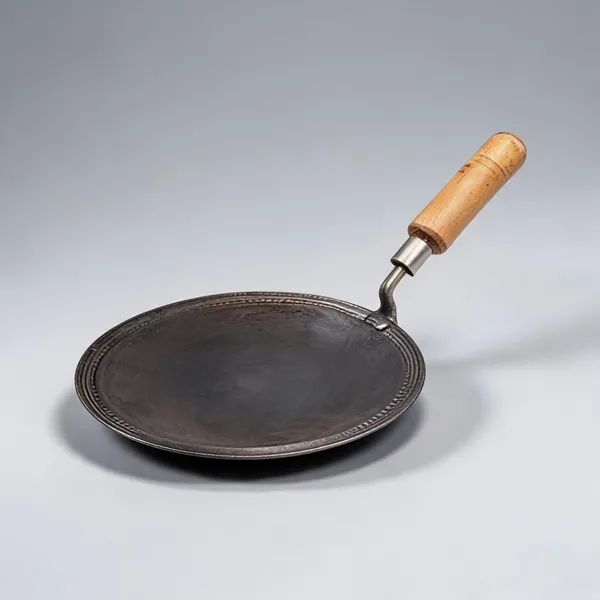 Metal_Traditional_Plain_Roti_Tawa_With_Wooden_Handle