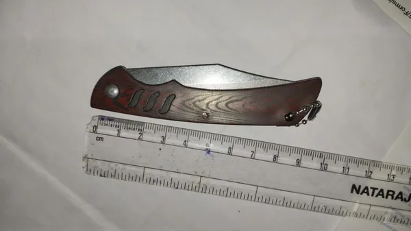 Wooden_Handle_Folding_Pocket_Knife_With_Chain