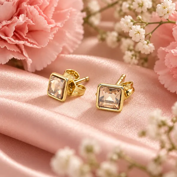 Elegant_Gold-Tone_Champagne_Crystal_Square_Stud_Earrings