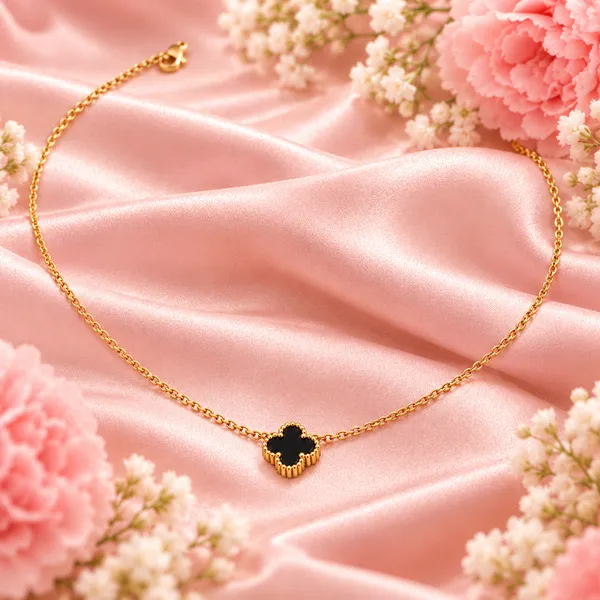 Elegant_Gold-Tone_Black_Clover_Pendant_Necklace_for_Women