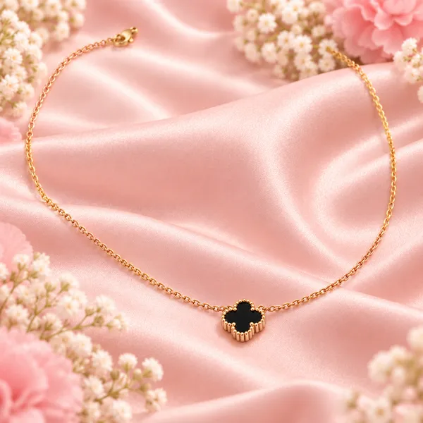 Elegant_Gold-Tone_Black_Clover_Pendant_Necklace_for_Women