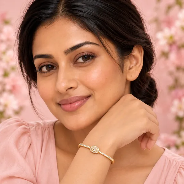 Golden_Oval_Halo_Bangle_with_Sparkling_Stone_Details