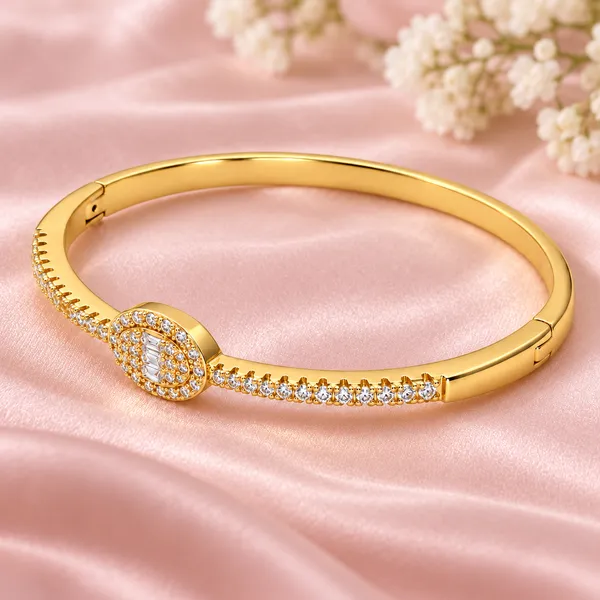 Golden_Oval_Halo_Bangle_with_Sparkling_Stone_Details