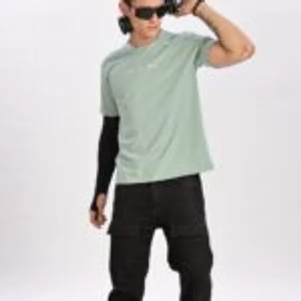 Timeless_Tee_Pista_Unisex