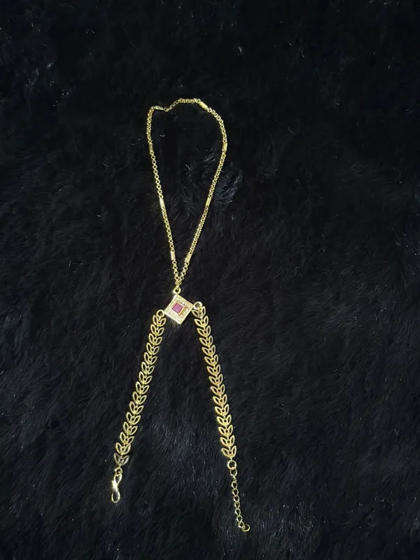 Gold_Tone_Leaf_Design_Necklace_for_Women