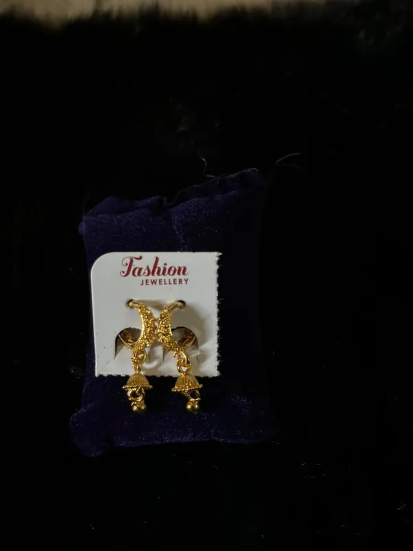 Gold_Tone_Jhumka_Earrings_for_Women
