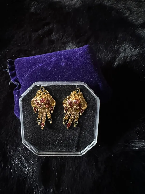 Gold-Tone_Traditional_Drop_Earrings_for_Women