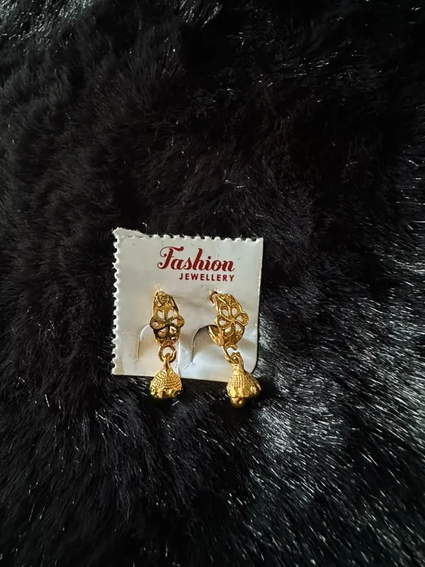Gold_Tone_Floral_Jhumka_Earrings_for_Women