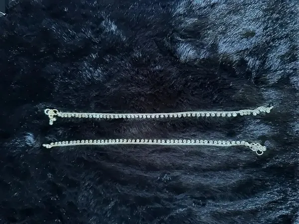 Silver_Tone_Copper_Charm_Anklet_Pair_For_Women