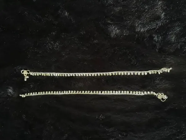 Silver_Tone_Copper_Charm_Anklet_Pair_For_Women