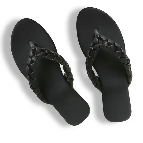 Black_Braided_Strap_Flat_Sandals_For_Women