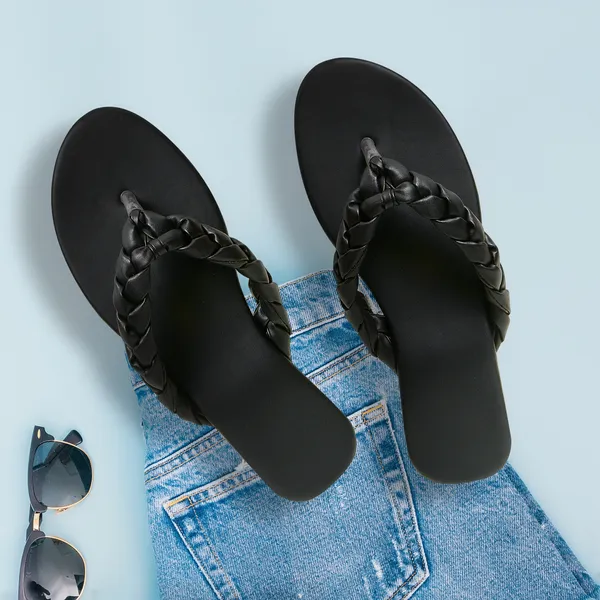 Black_Braided_Strap_Flat_Sandals_For_Women