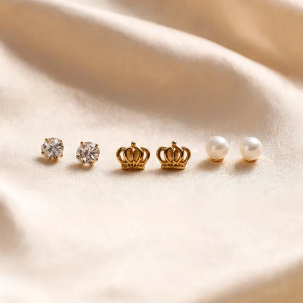Golden_Alloy_Crown_Pearl_And_Crystal_Stud_Earrings_Set_For_Women