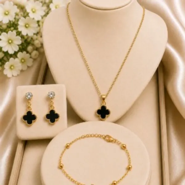 Gold_Tone_Black_Clover_Jewellery_Set_for_Women