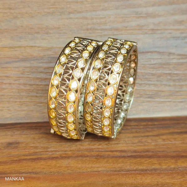 Sivagami_Bangles_Set