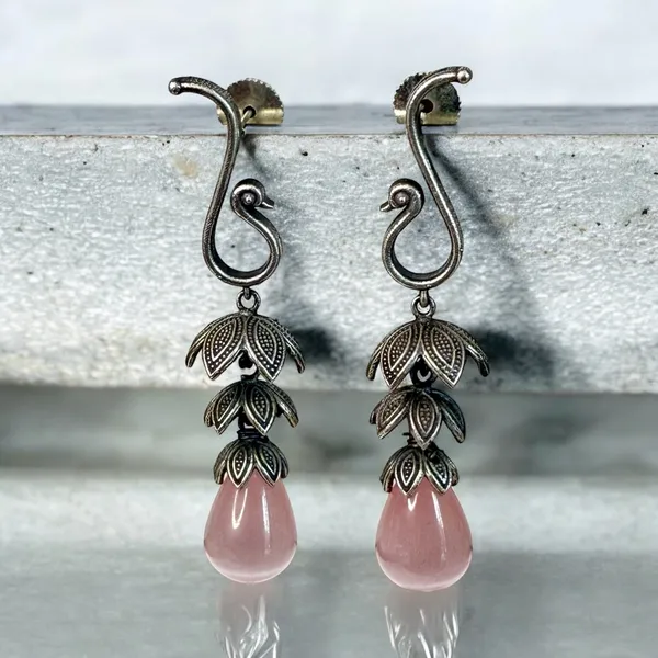 Mayuri_Dangler_Earring_Pink