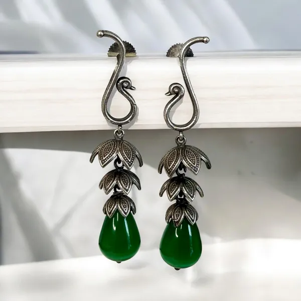 Mayuri_Dangler_Earring_Emerald