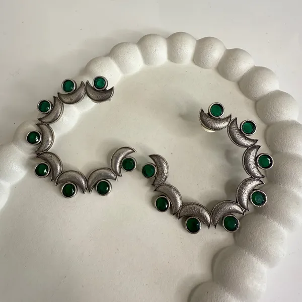 Chandrika_Dangler_Earring_Emerald