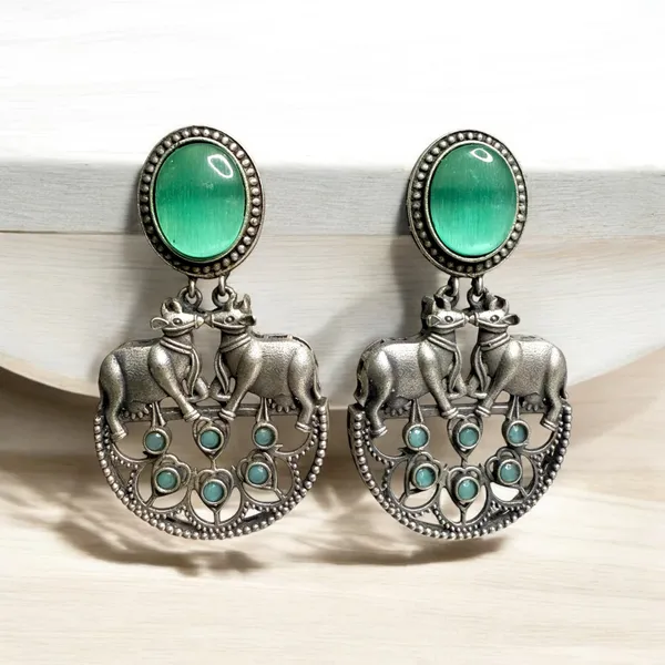 Nandika_Dangler_Earrings_Mint