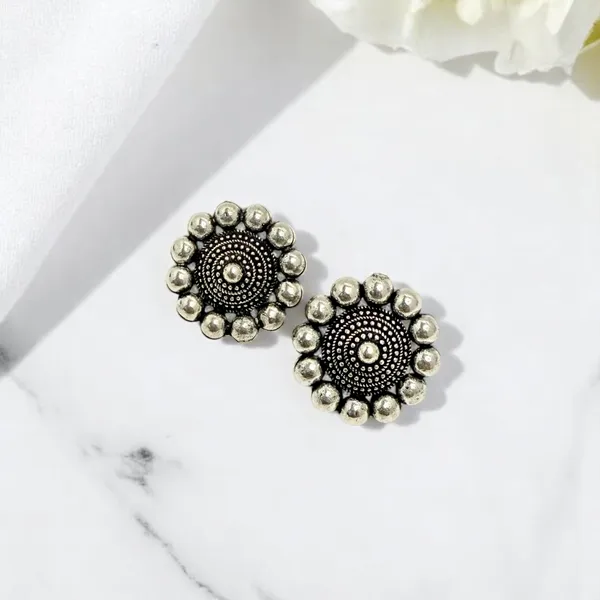 Dipa_Stud_Earring
