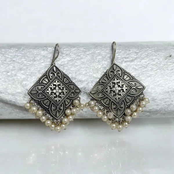 Uma_Loop_Earring