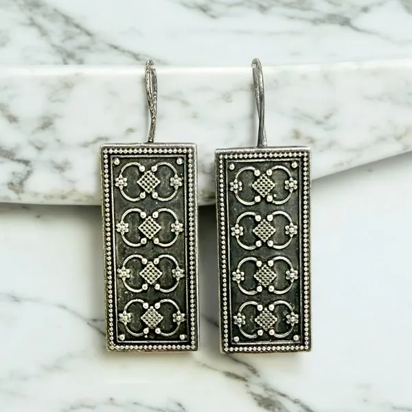 Charita_Loop_Earring