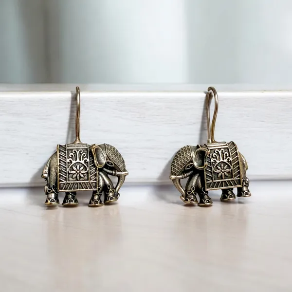 Vjra_Loop_Earring