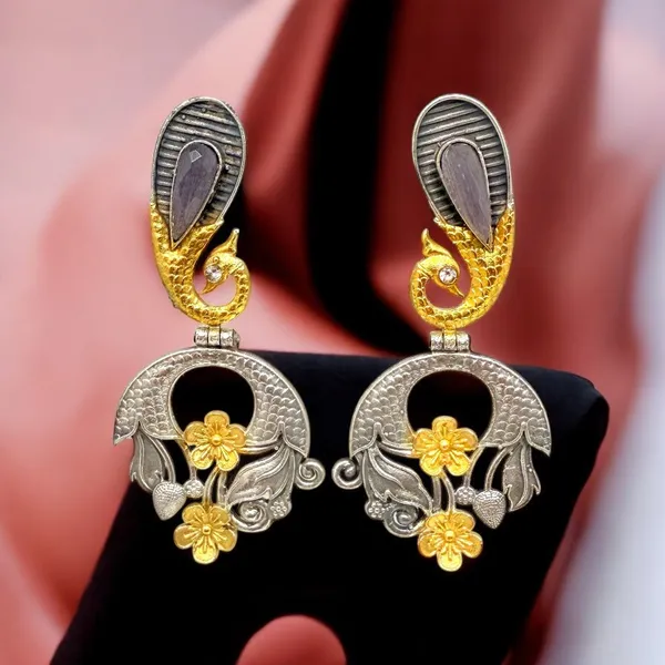 Hansika_Dangler_Earring_Grey