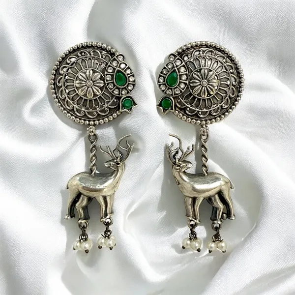 Mridula_Dangler_Earrings_Emerald
