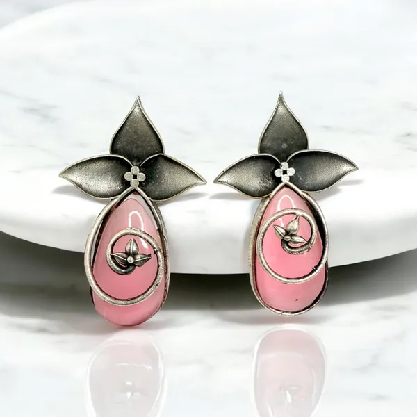 Trishala_Stud_Earring_Pink