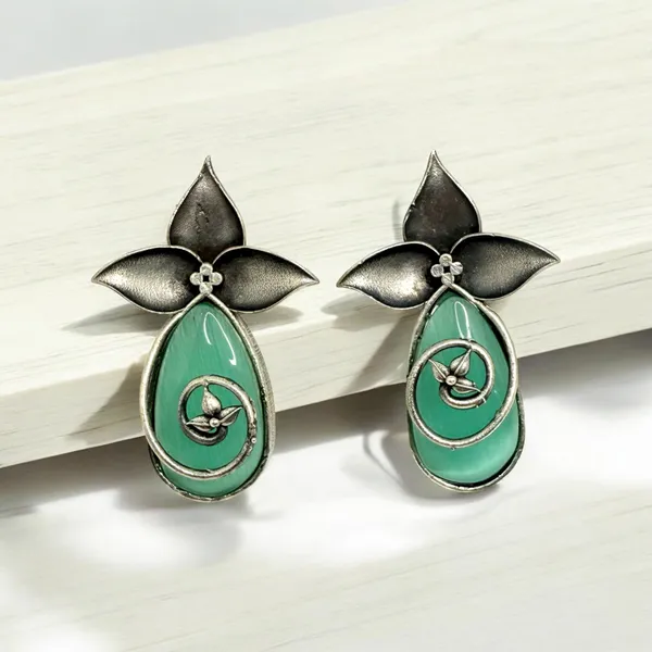 Trishala_Stud_Earring_Mint