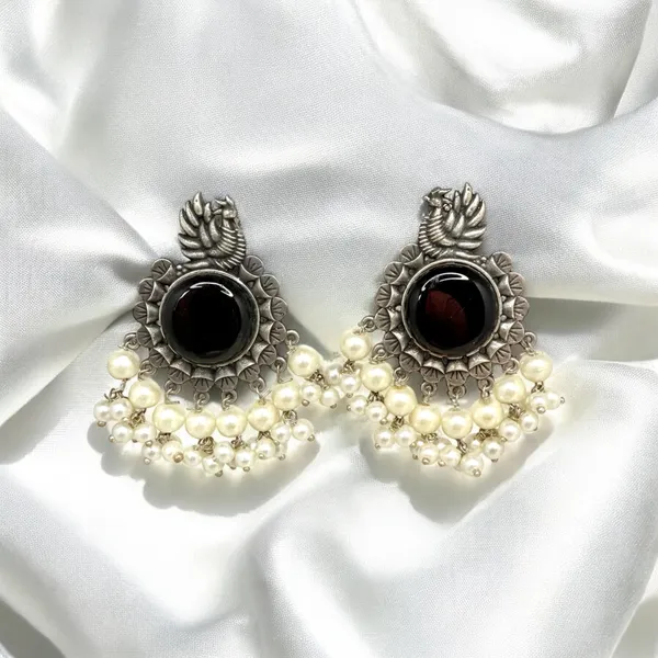 Ruvisha_Stud_Earring_Black