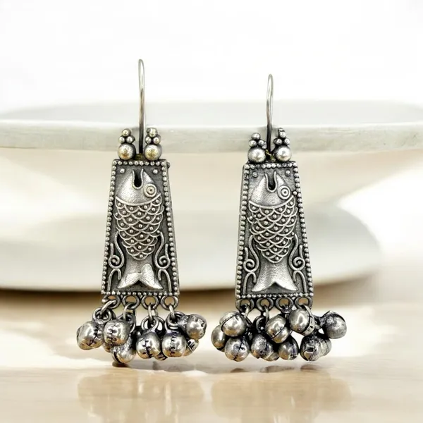 Kamira_Hook_Earring