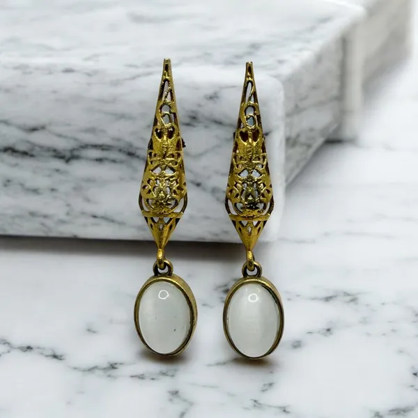 Meheriya_Dangler_Earring_White