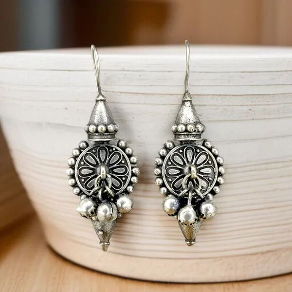 Arunika_Hook_Earring
