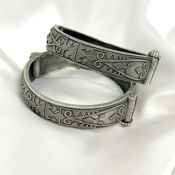 Ira_Bangles_Set