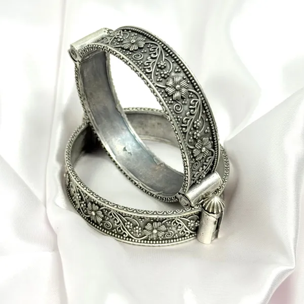 Meera_Bangles_Set