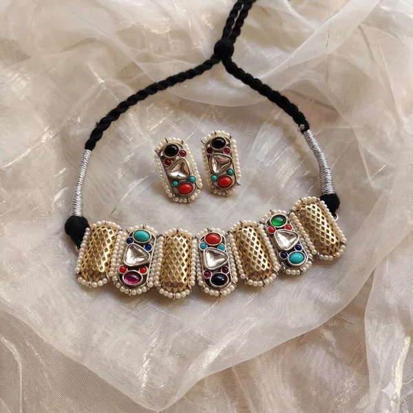 Rajeshwari_Gold-Toned_Multicolor_Stone_Necklace_Set_for_Women