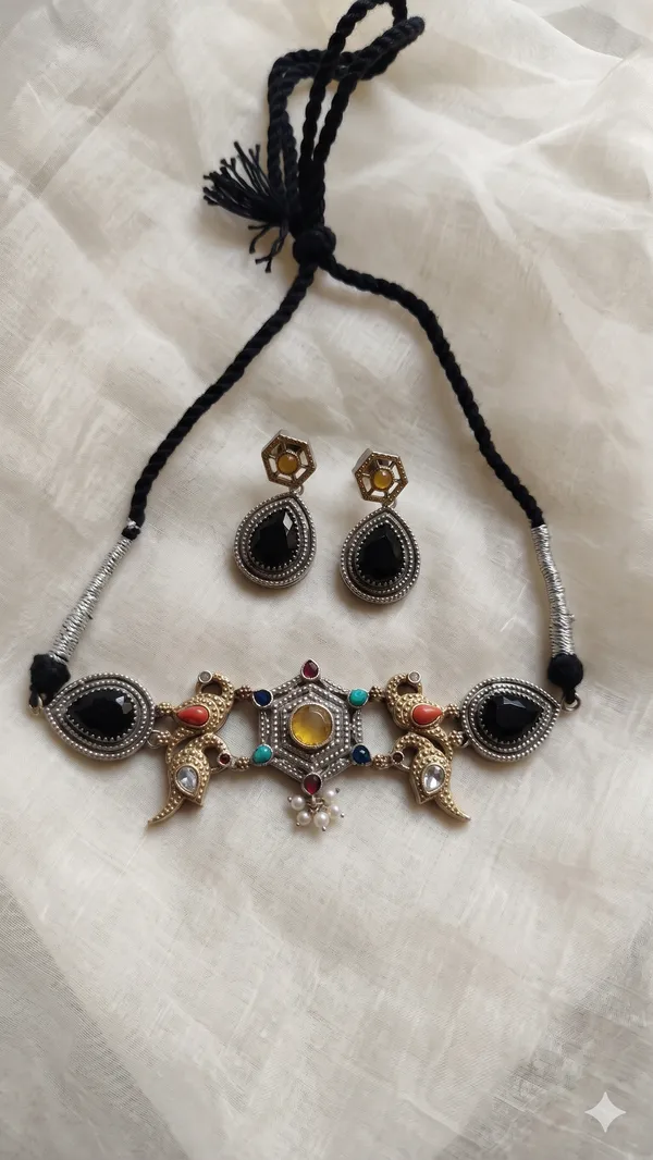 Samayar_Dual_Toned_Yellow_Stone_Choker_Necklace_Set_for_Women