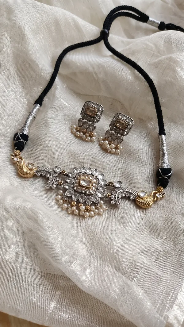 Aavya_Dual_Tone_Choker_Set_for_Women