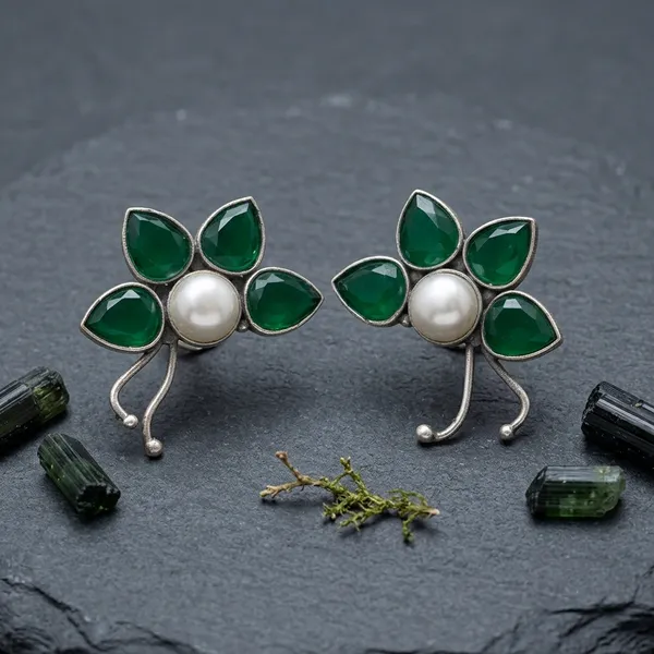 Aamara_Emerald_Studs