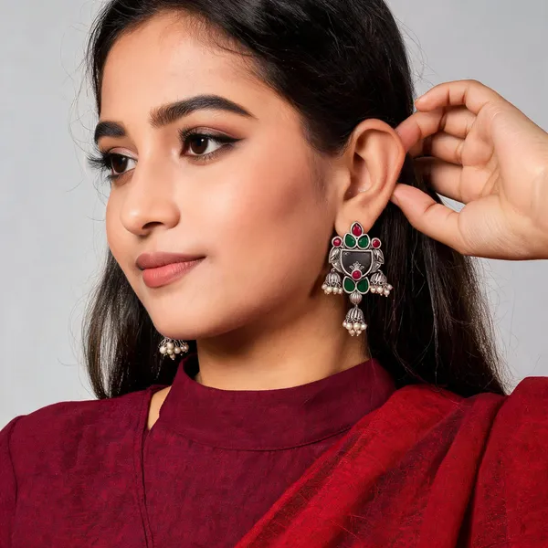 Vahini_Ruby_And_Emerald_Danglers