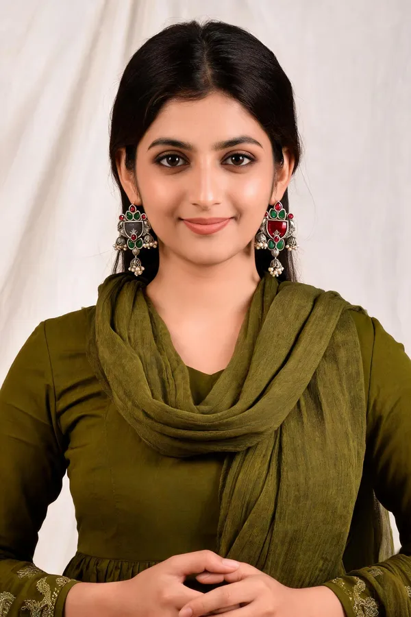 Vahini_Ruby_And_Emerald_Danglers