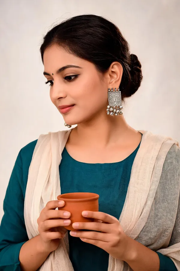 Shreya_Studs