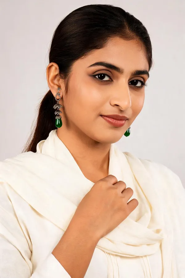 Mayuri_Dangler_Earring_Emerald