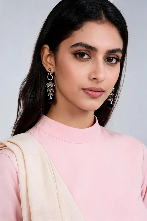 Mayuri_Dangler_Earring_Black